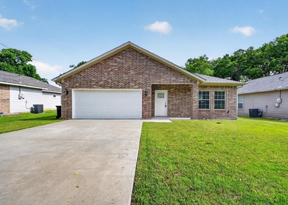 4404 Harris Street - Photo 1
