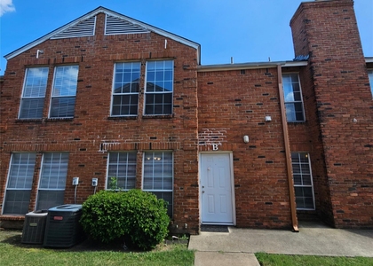 1400 Darr Street - Photo 1