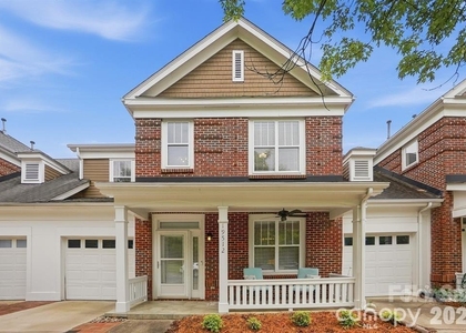 19512 Topgallant Drive - Photo 1