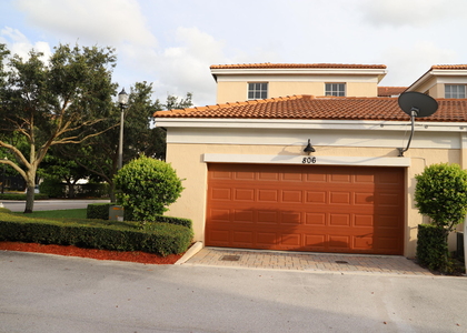 806 Nw 82nd Place - Photo 1