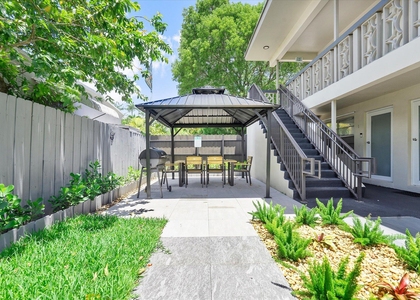 1638 Plunkett Street - Photo 1