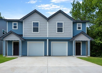 818 W Walker Street - Photo 1