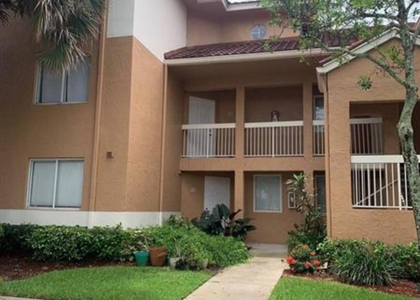 832 Nw 92nd Avenue - Photo 1