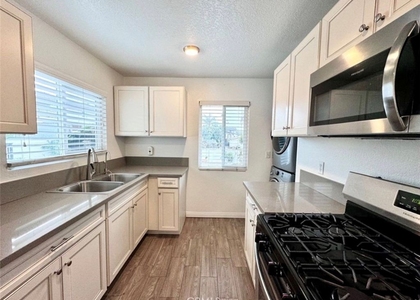 13512 Penn - Photo 1