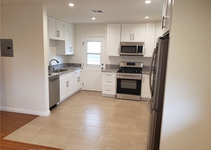 2515 1/2 Foothill Boulevard - Photo 1