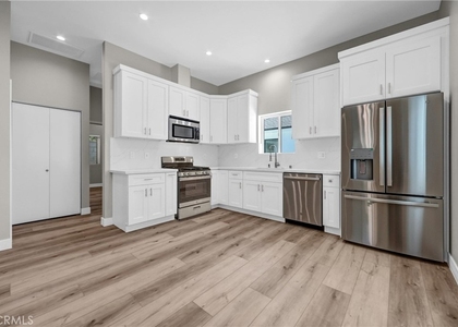 9998 1/2 Louise Avenue - Photo 1
