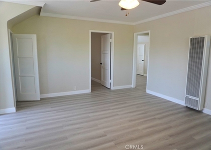 1234 W 8th Street - Photo 1