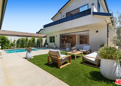 15721 Addison Street - Photo 1