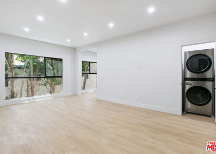 7229 Willoughby Avenue - Photo 1