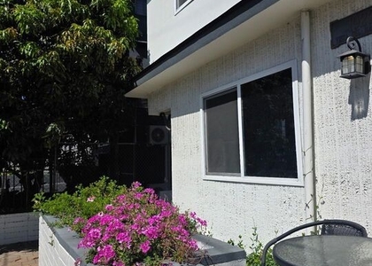 1922 N Vista Del Mar Avenue - Photo 1