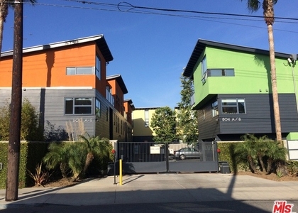 320 Indiana Avenue - Photo 1