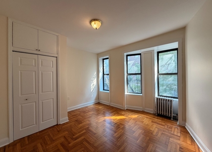 E 12th St - Photo 1
