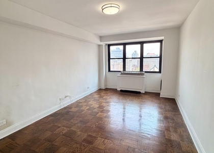 E 16th St - Photo 1
