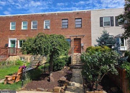 536 E Glendale Avenue - Photo 1