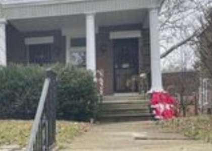 4404 Disston - Photo 1