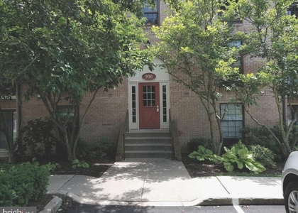 932 Washington - Photo 1