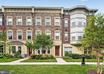 809 Fair Winds Way - Photo 1