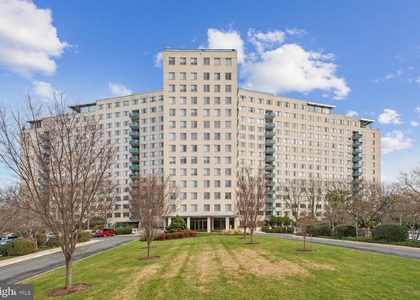 10401 Grosvenor Place - Photo 1