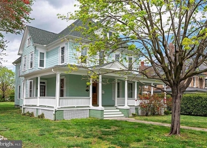 205 Oakley Street - Photo 1