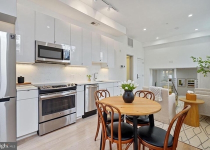 1211 G Street Se - Photo 1