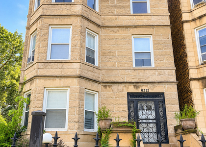 6321 S Drexel Avenue - Photo 1