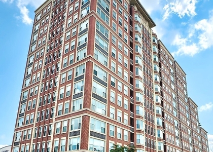 77 S Evergreen Avenue - Photo 1
