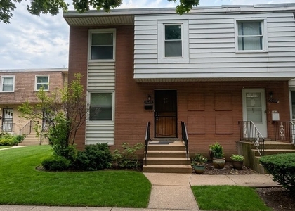 6525 N Kedzie Avenue - Photo 1