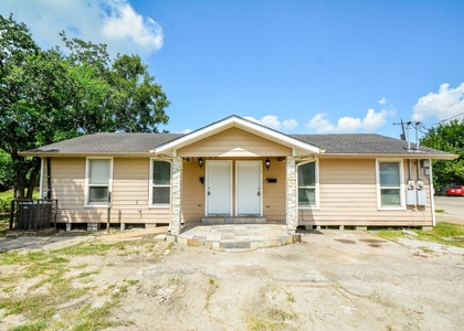 6018 Collingsworth Street - Photo 1