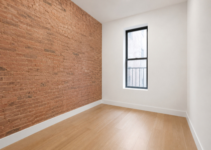 727 Knickerbocker Avenue - Photo 1