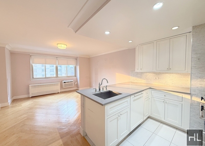West 93 Street - Photo 1