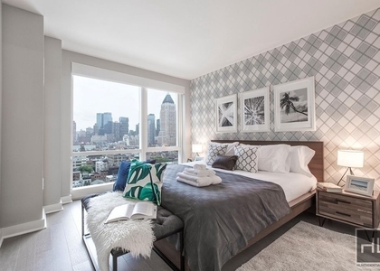 West 42nd Street - Photo 1
