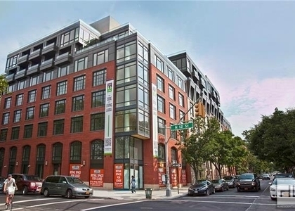 Bedford Avenue - Photo 1