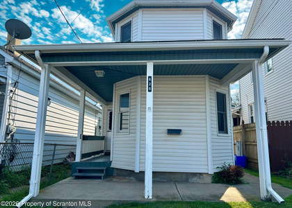 628 Oak Street - Photo 1