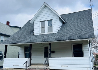 210 Squires Avenue - Photo 1