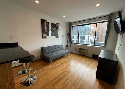 10th Avenue - Photo 1