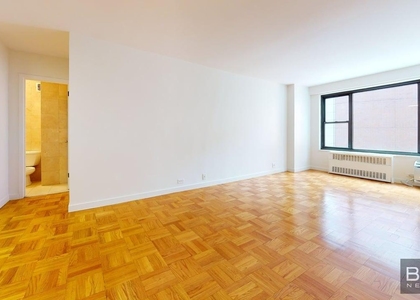 Fourth Avenue - Photo 1