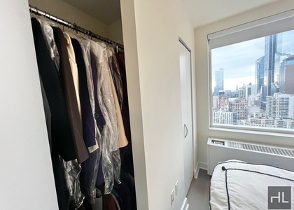 West 42nd Street - Photo 1
