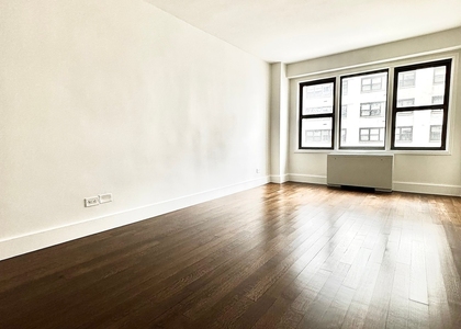 East 63 Street - Photo 1