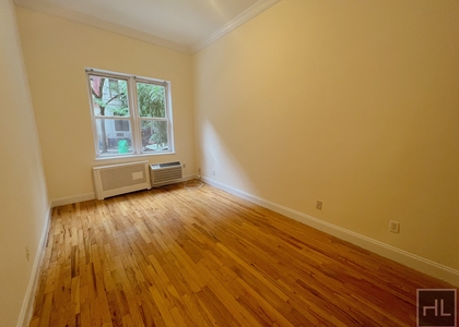 East 85 Street - Photo 1