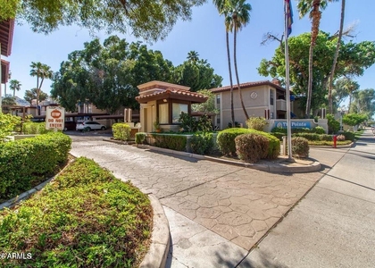 7557 N Dreamy Draw Drive - Photo 1