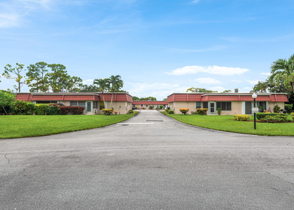 687 Marlboro Oval - Photo 1