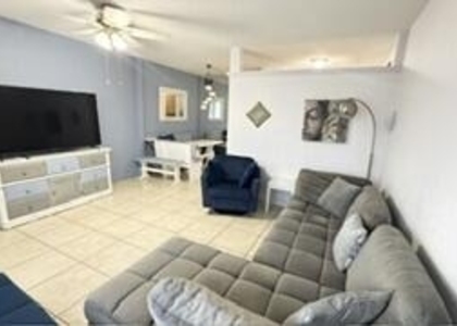 725 Sw 11th Avenue - Photo 1