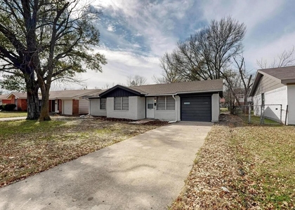 1208 S Benton Street - Photo 1
