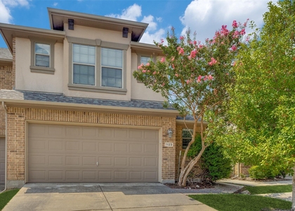 1123 Sophia Street - Photo 1
