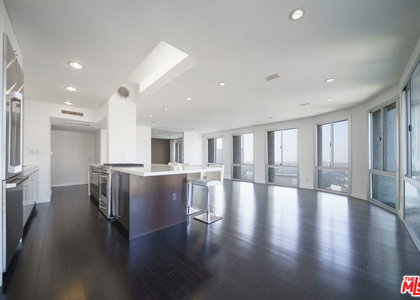 800 W 1st Street - Photo 1