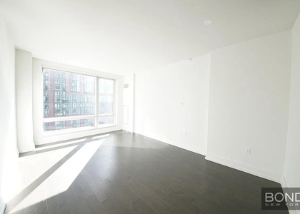 Tenth Avenue - Photo 1