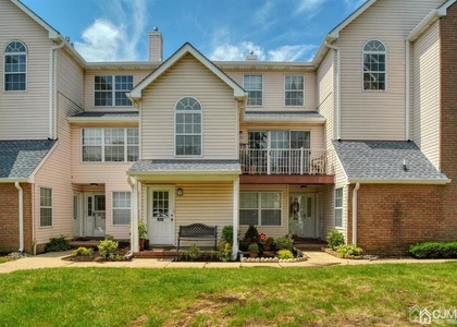 315 Plymouth Road - Photo 1