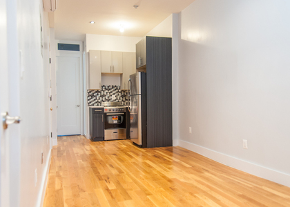 1128 Willoughby Ave - Photo 1
