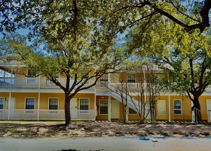 619 W 37th St - Photo 1