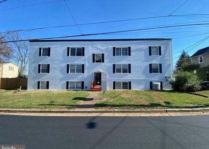 423 Hill Street - Photo 1